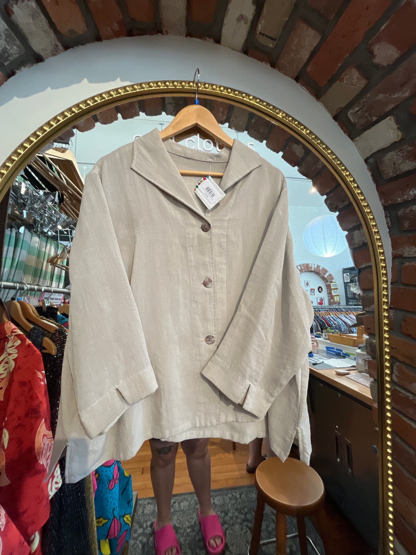 size 2X oatmeal LINEN Fridaze top - button