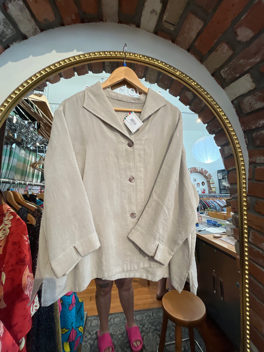 size 2X oatmeal LINEN Fridaze top - button
