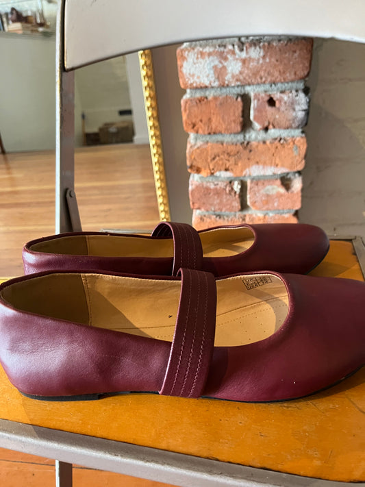 Size 12 burgundy Long Tall Sally Shoes