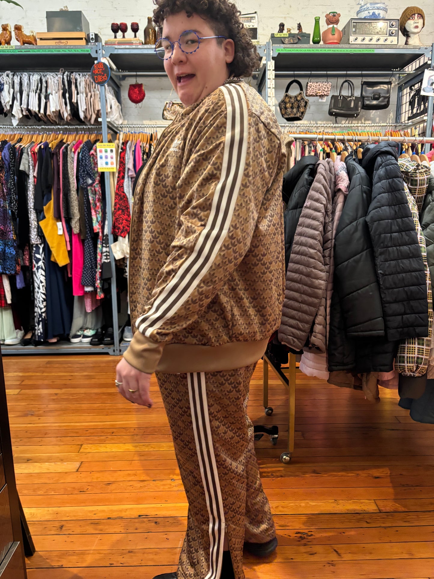 size 2XL track pants Adidas brown pattern