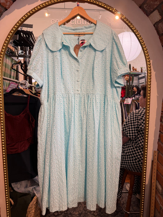 size 2-3X light blue eyelets Hearts and Found dress - knee