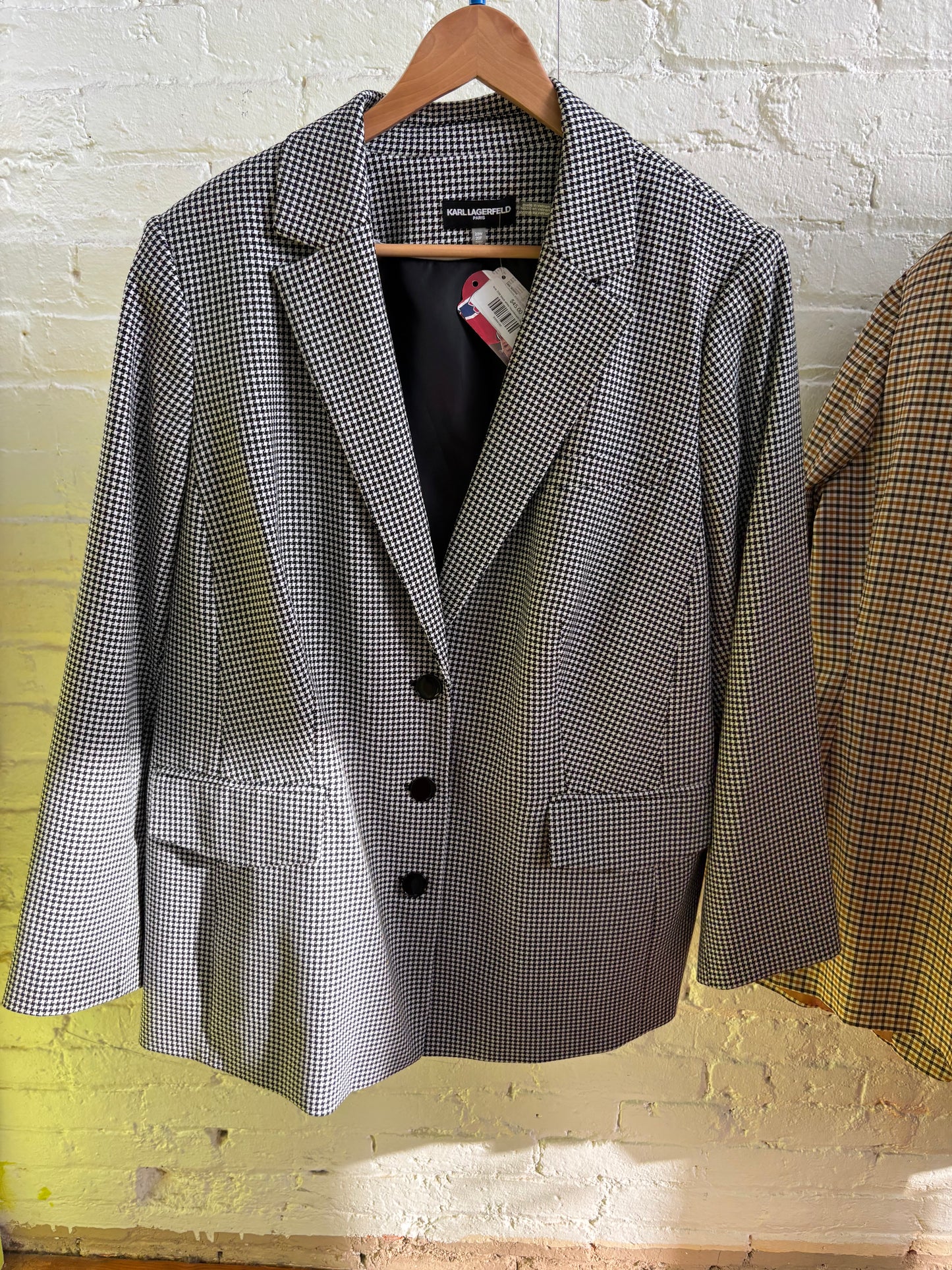 size 20W black white houndstooth Karl Lagerfeld blazer