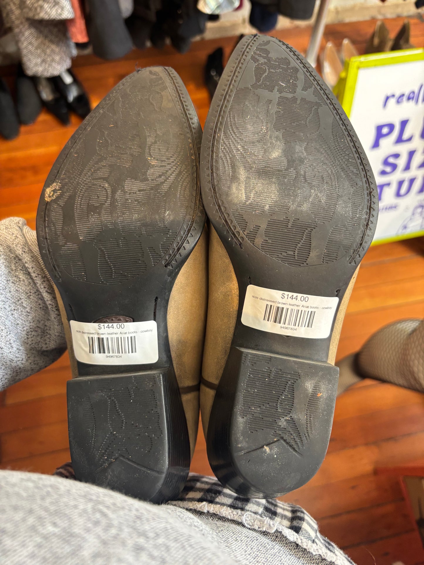 size distressed brown leather Ariat boots - cowboy