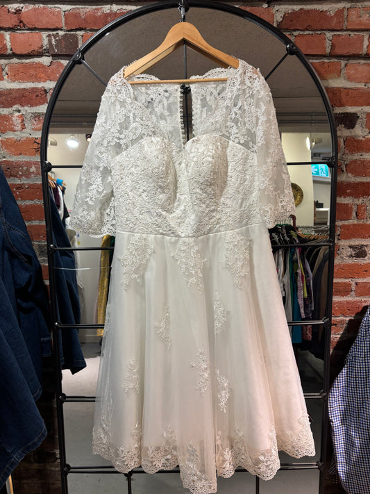 Size 18 tea length wedding dress