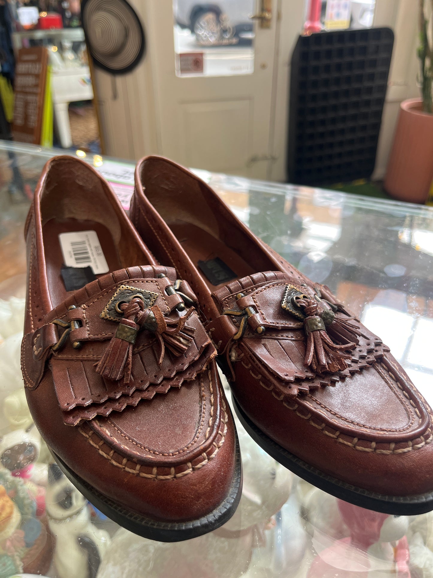 size  brown leather with tassles VINTAGE shoes