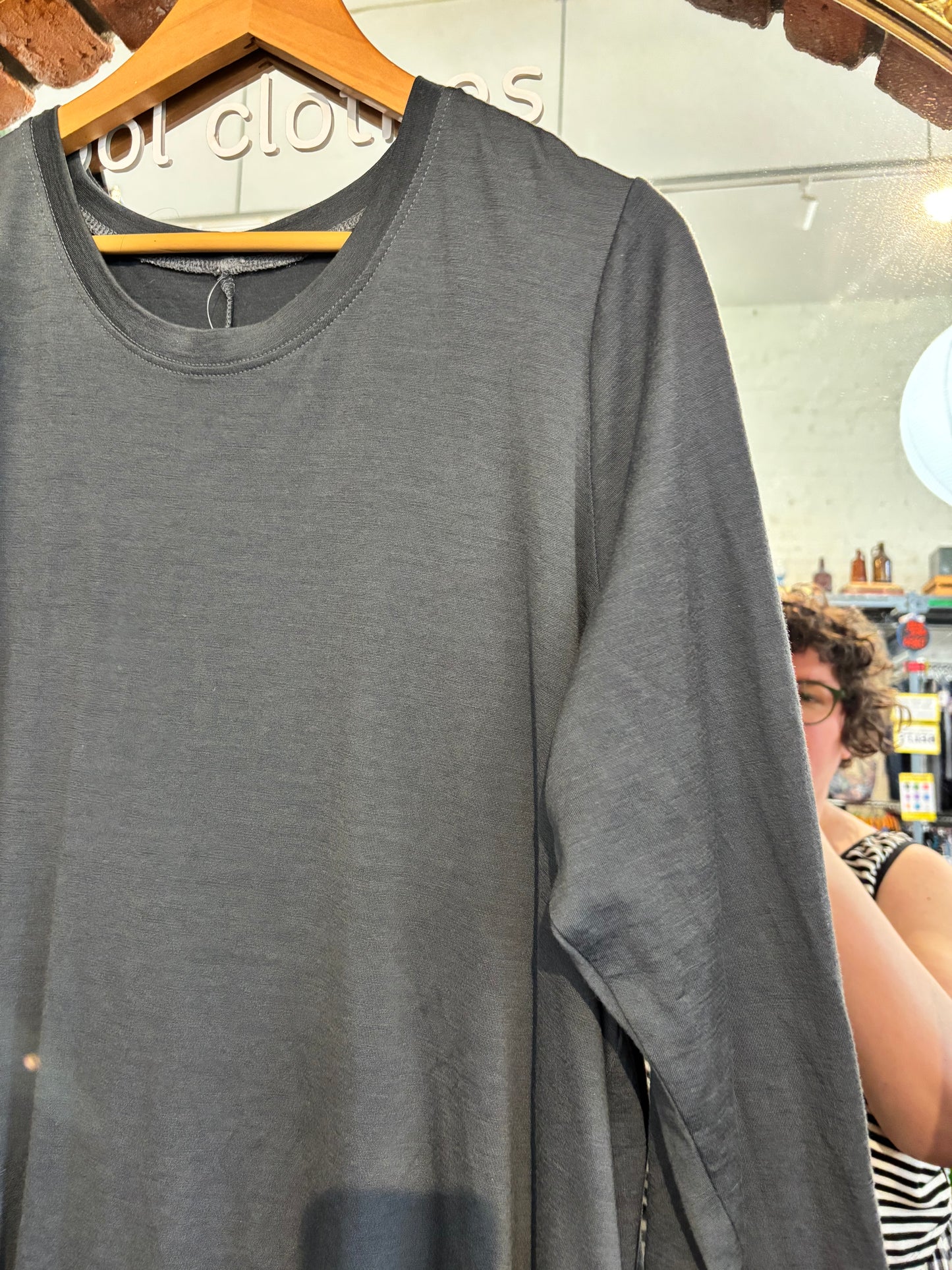 AS IS -MADE IN CANADA grey MERINO Muna + Broad pattern dress - tee