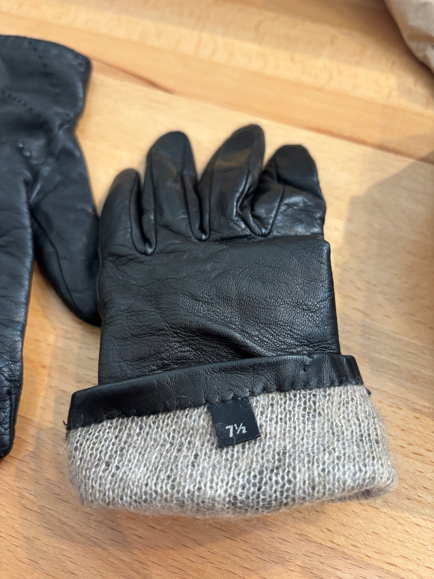 size 7.5 black lined VINTAGE Moschino gloves