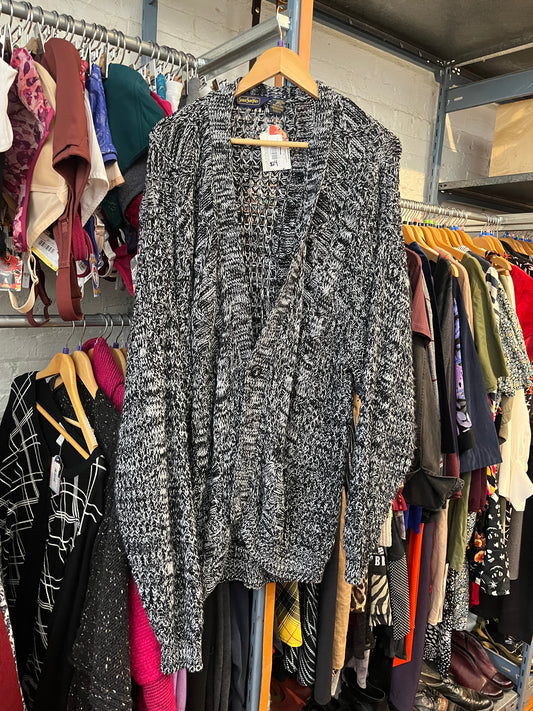 size 3X vintage Serge Saint Yves black white knit cardigan
