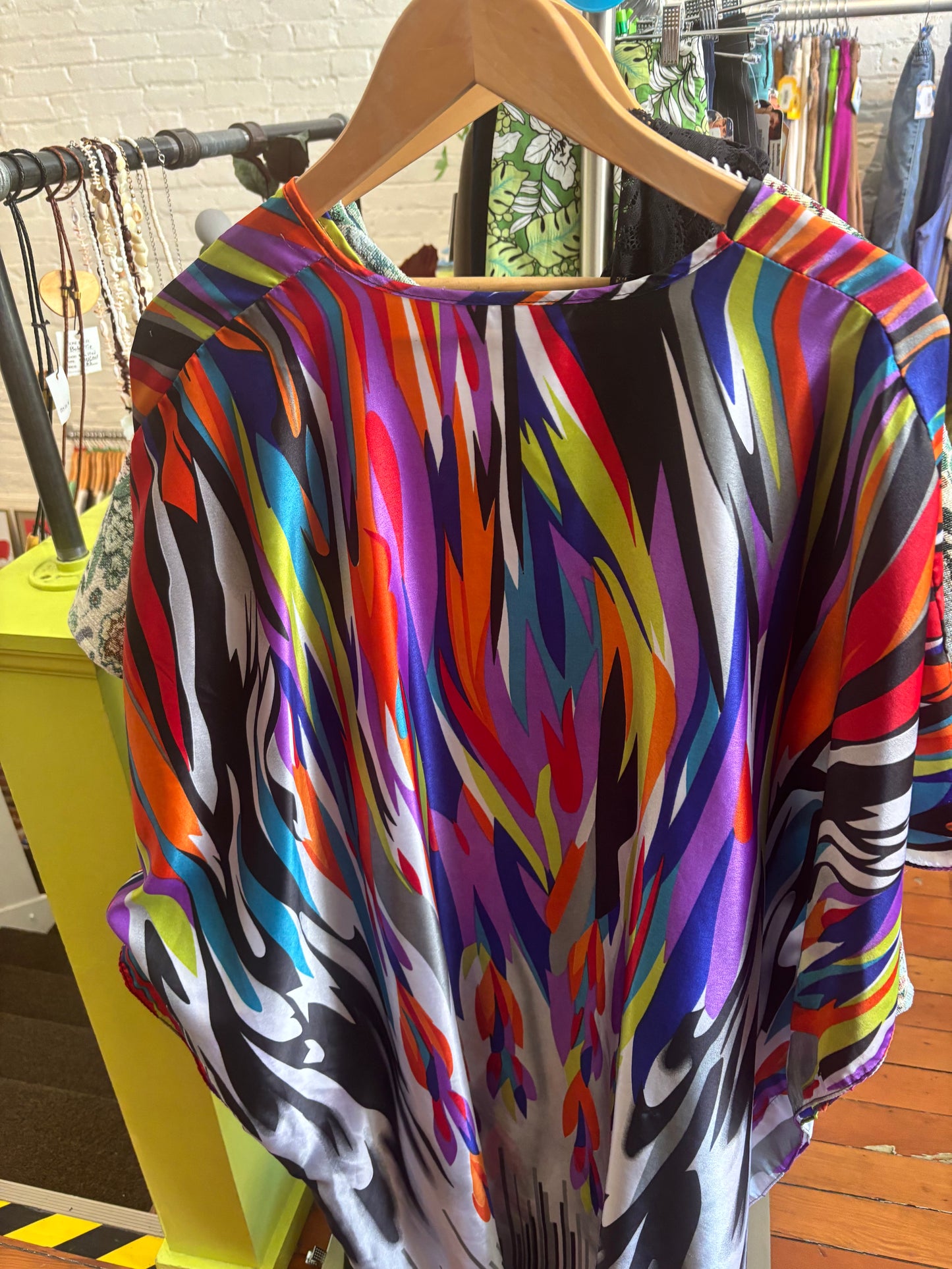 AS IS flex size  black white colours  VINTAGE Winlar kaftan