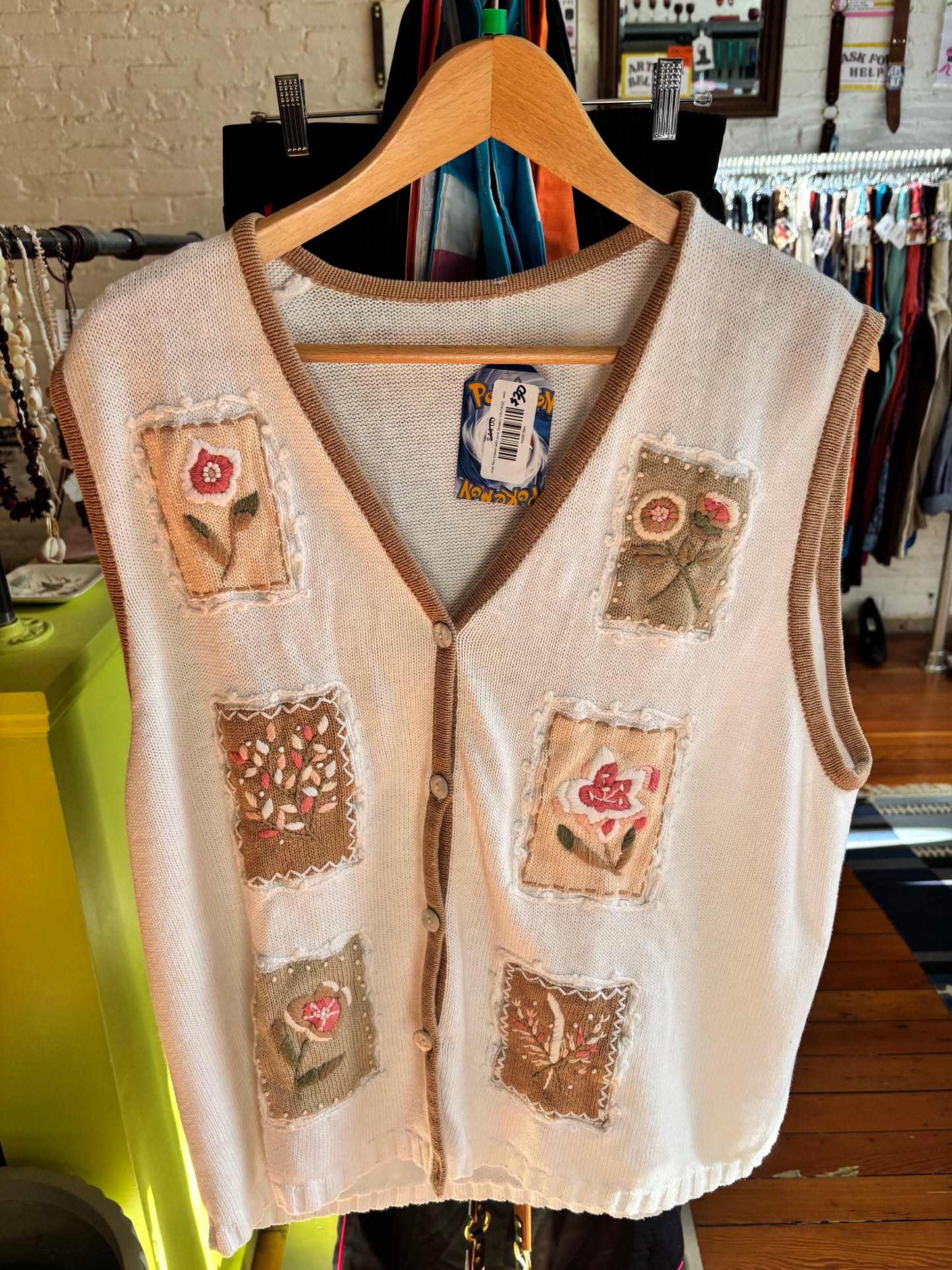size flex cream with pink flowers VINTAGE vest - knit