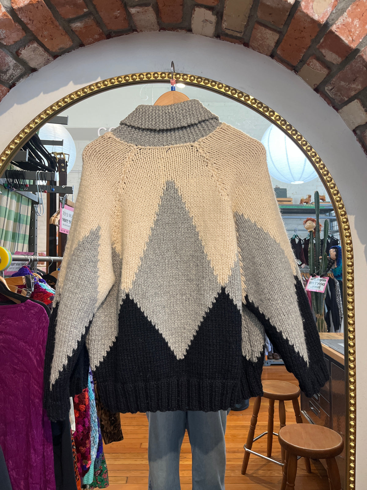 size flex grey black cream wool VINTAGE Cowichan sweater - zip up