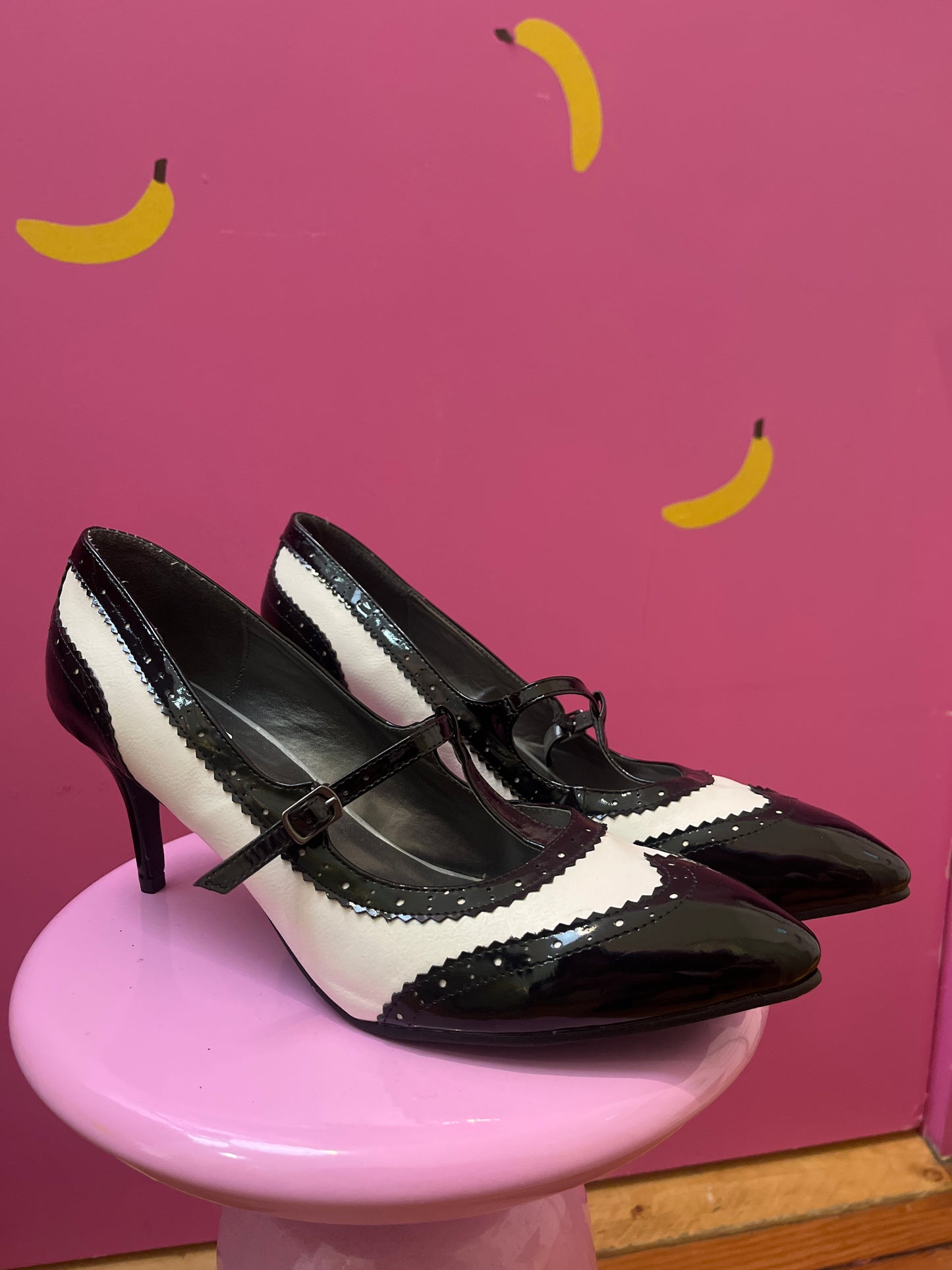 size 15 white black pleather Barefoot Tess heels