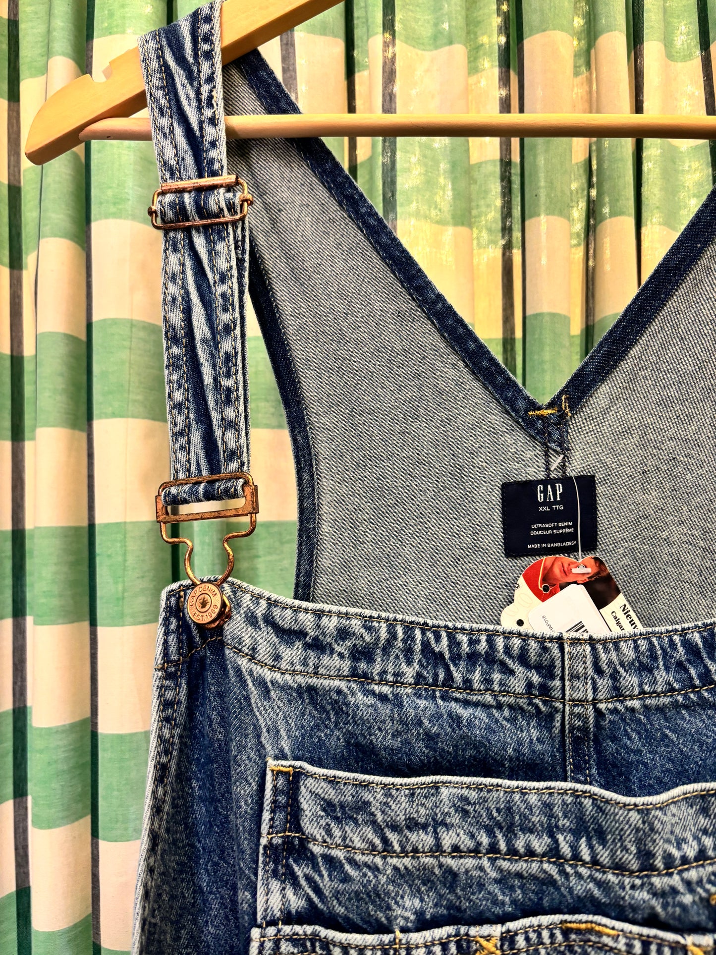 size XXL mid wash denim Gap overalls