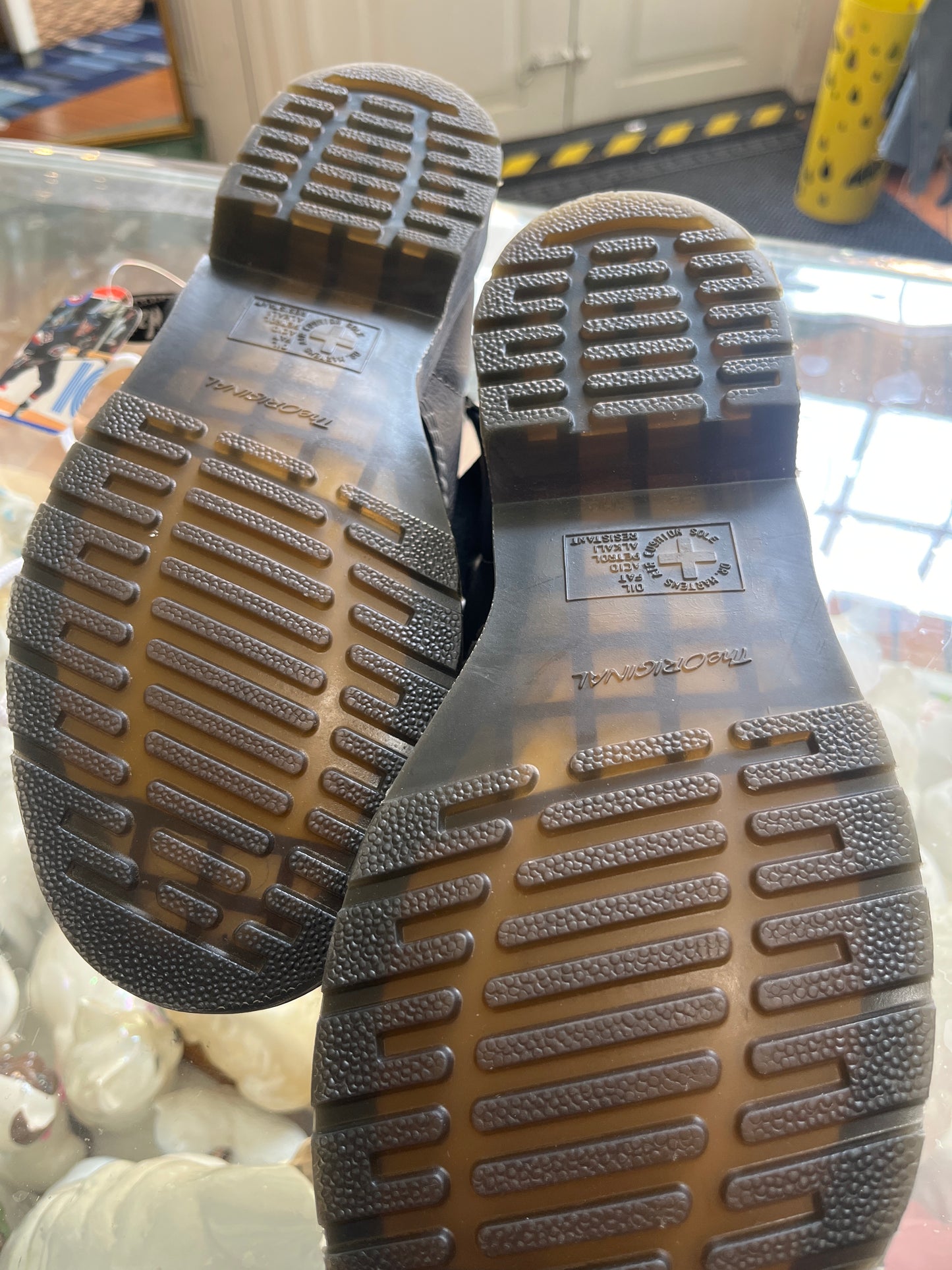 size 43 NWOT 1460 Pascal Hardware leather black boots