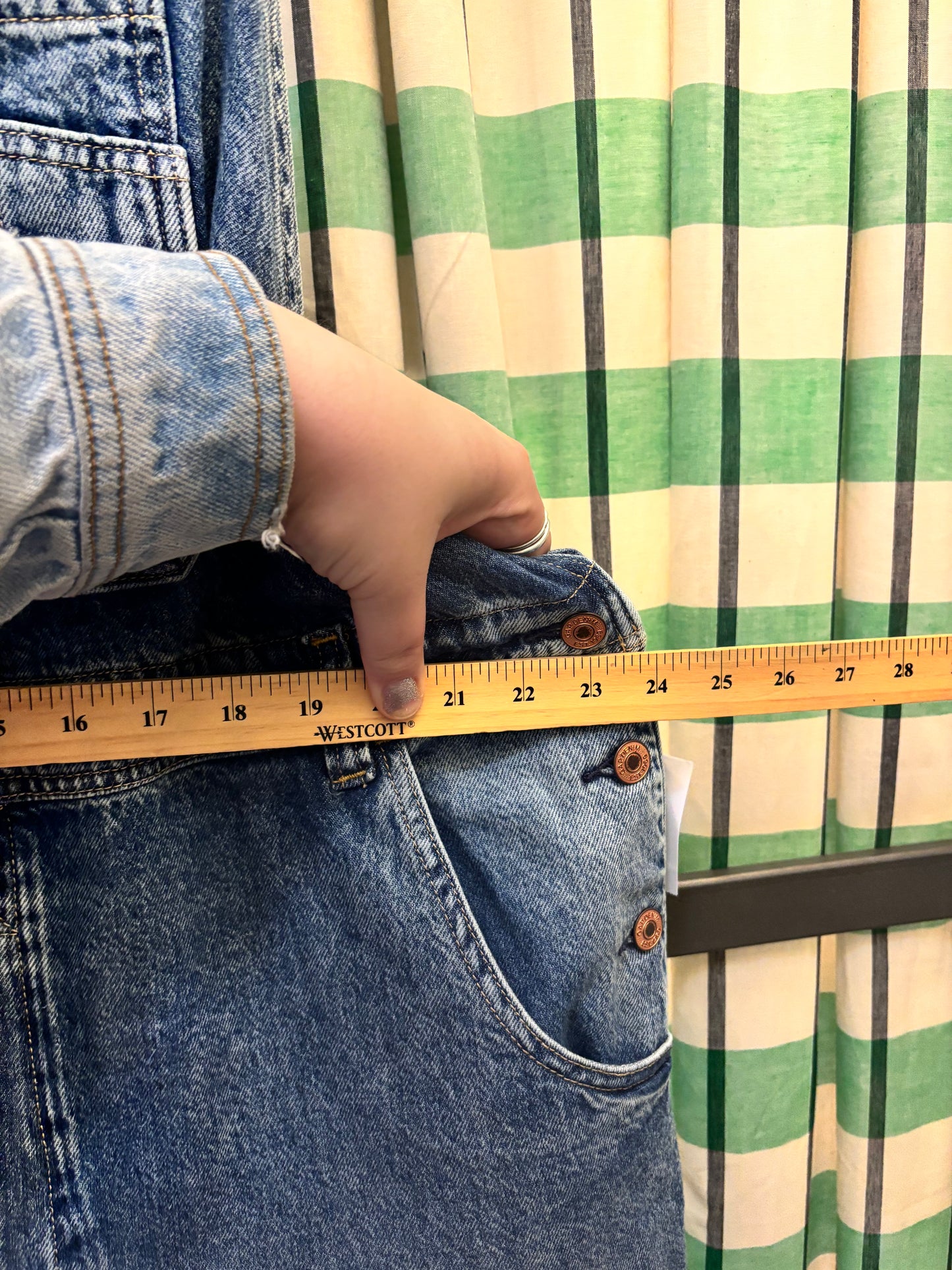 size XXL mid wash denim Gap overalls