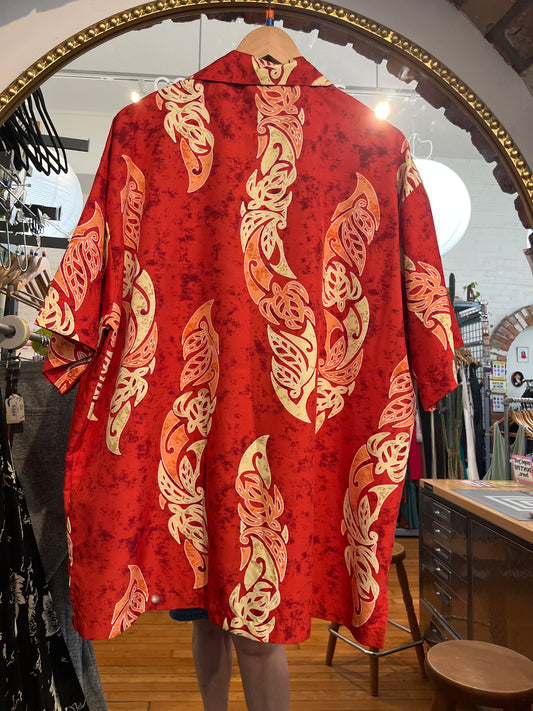 size 2XT red with orange stuff VINTAGE Makani top - button up