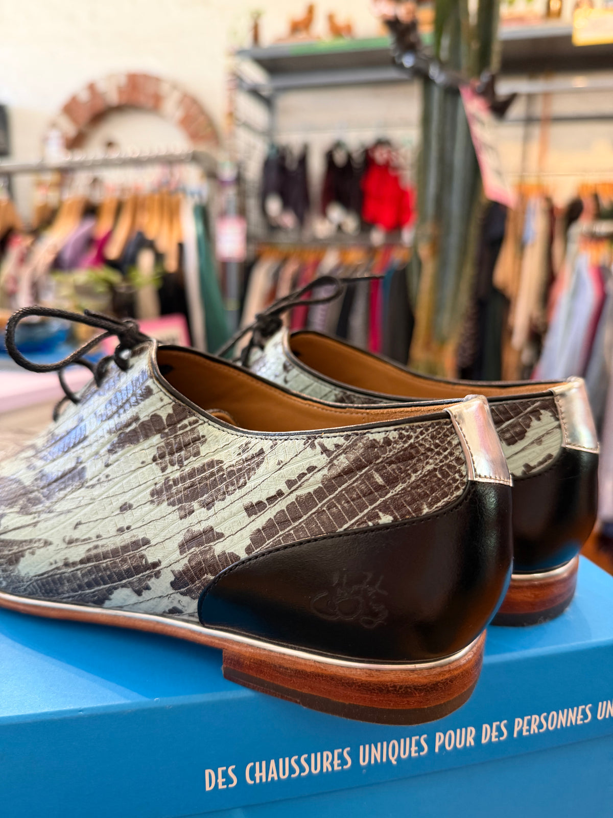 Fluevog size 8 Mariella (Modvog) in Overo light blue