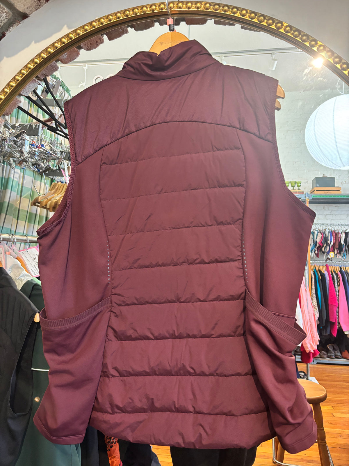 size 20 burgundy DOWN Lululemon vest - puffer