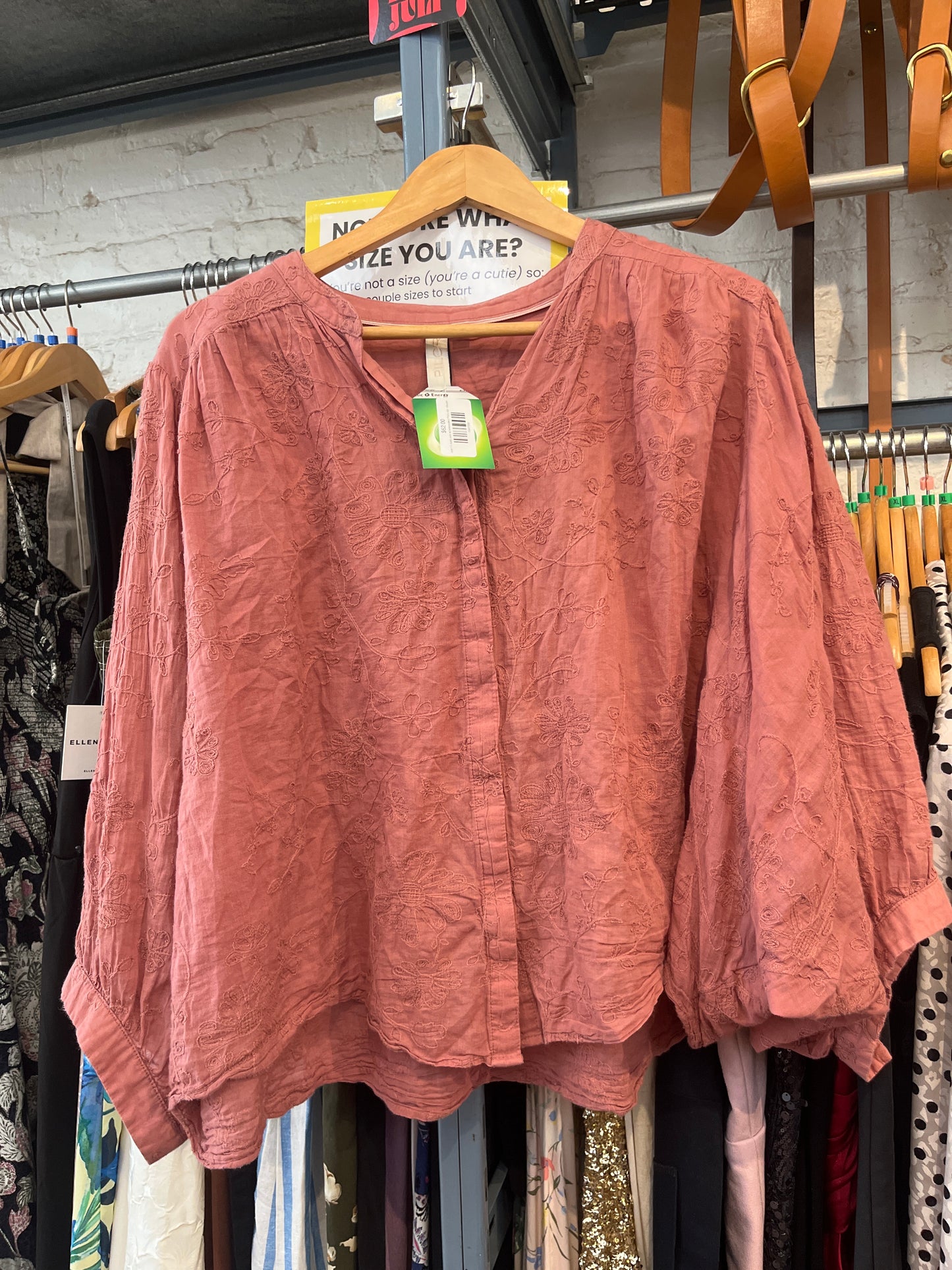 size 1X dusty pink w/ embroidery Pilcro top - blouse
