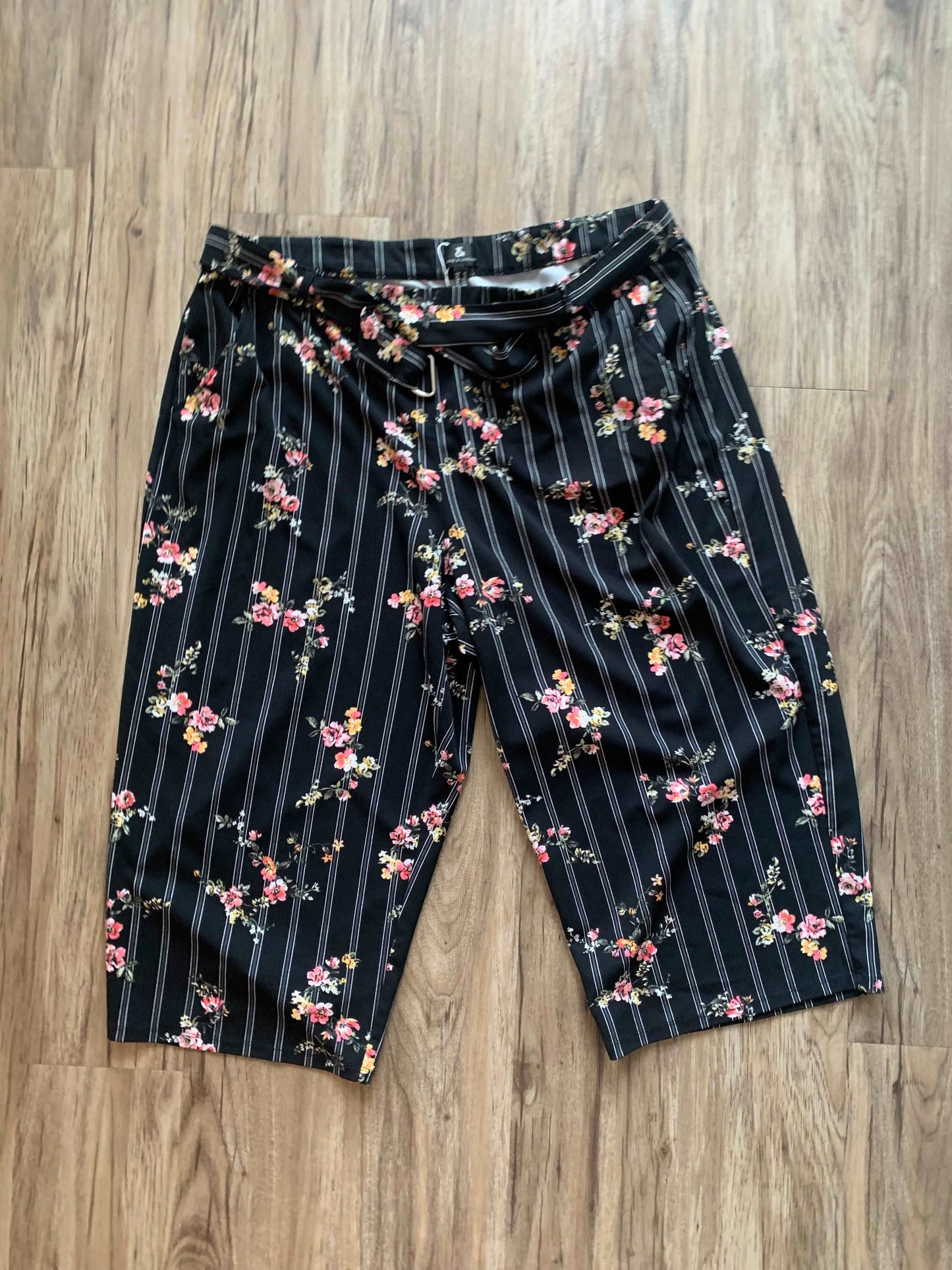 High waist, belted pants - 3X