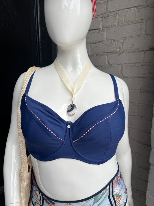 Size 38 I Navy Change  Swim top