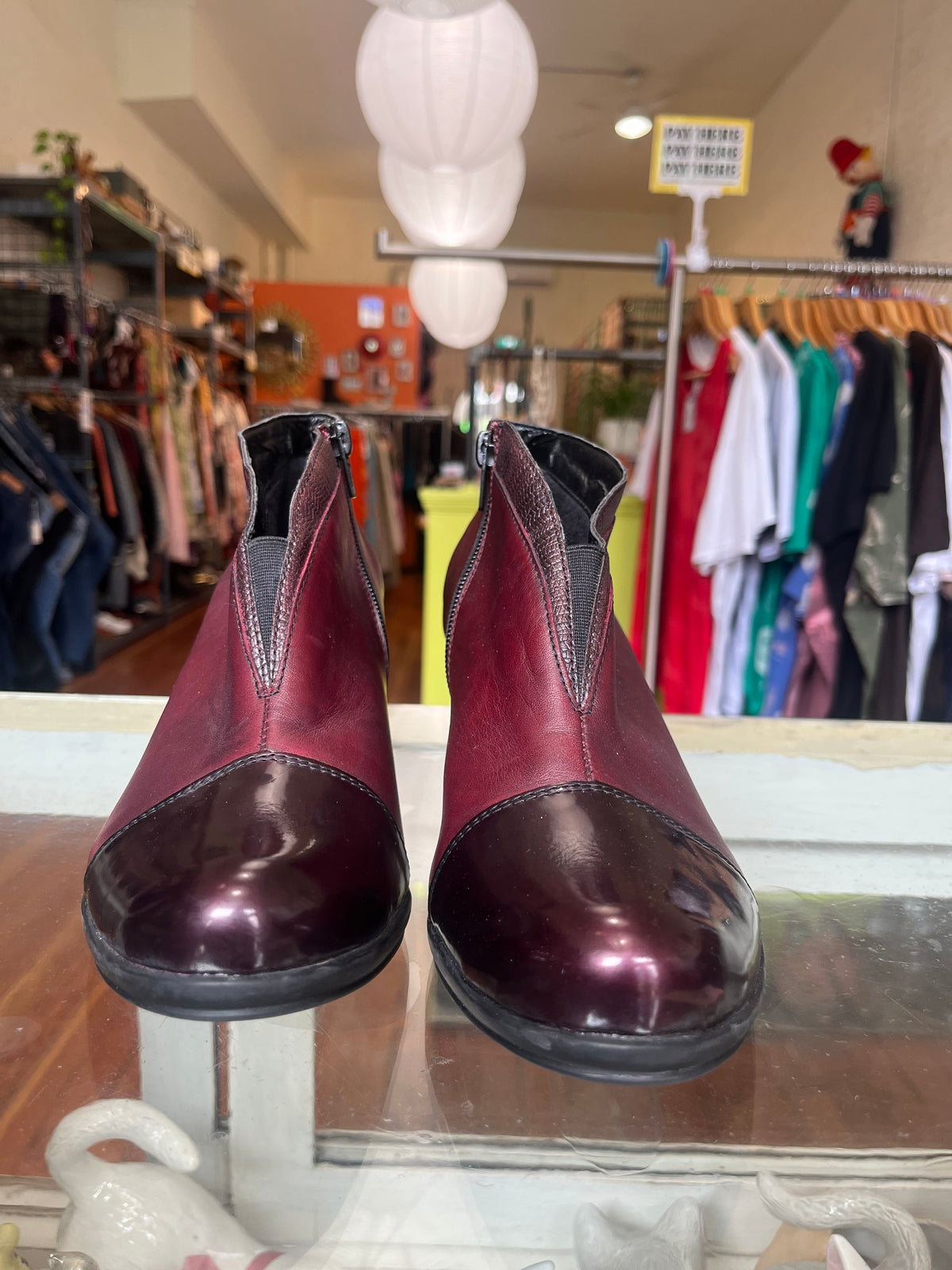 size 41 burgundy LEATHER Remonte booties