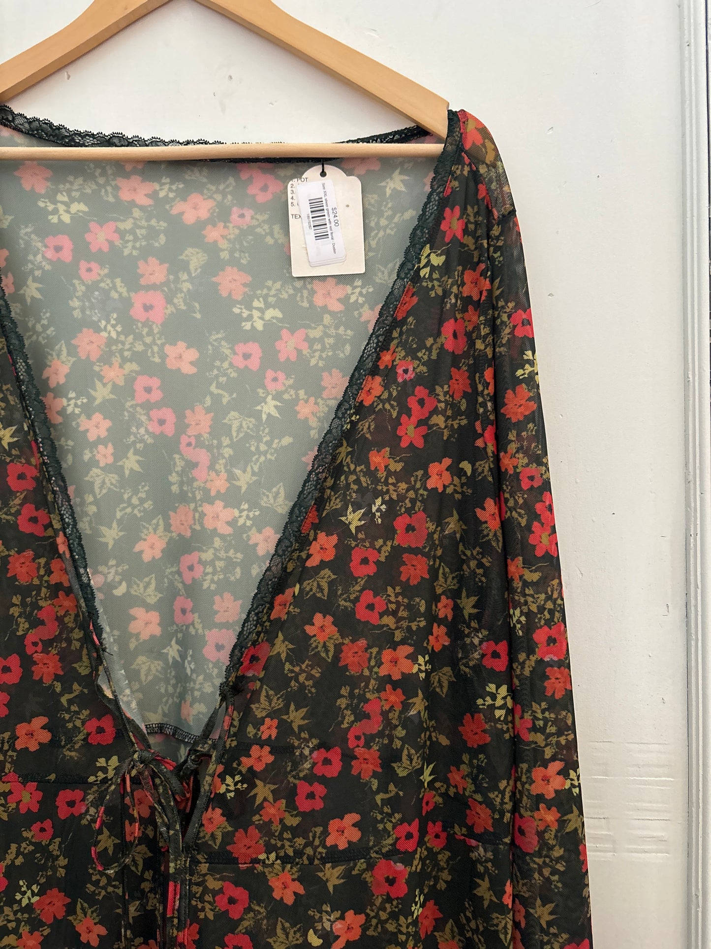 Size XXL sheer green with red floral - Duster