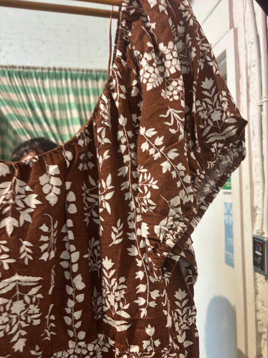 size 3X brown with white plants puff Reitmans dress - knee