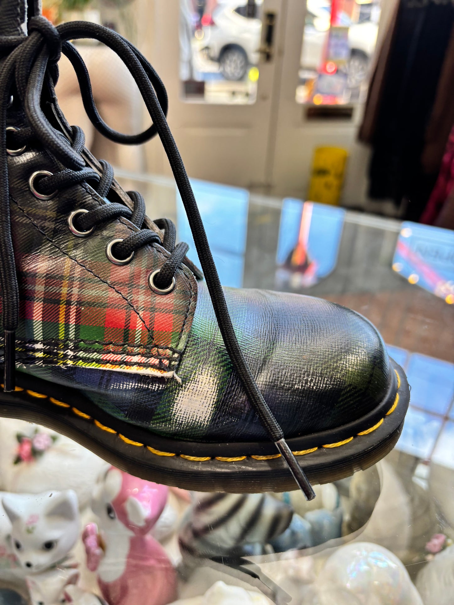 size 39 Tartan Doc Martens boots