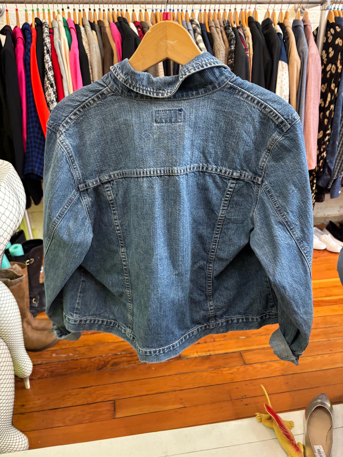 size L mid wash vintage French Dressing  jean jacket