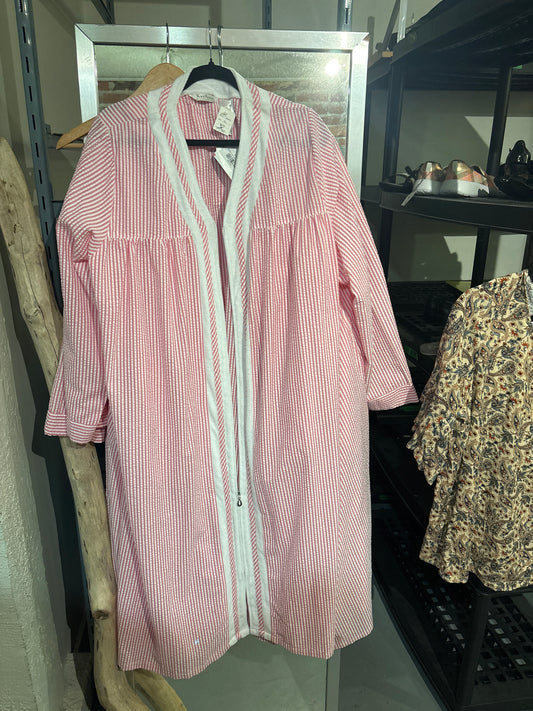 Kayanna vintage robe - size XL fits  range of sizes