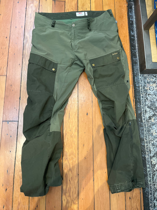 AS IS size 38-39 green green cotton Fjall Raven pants