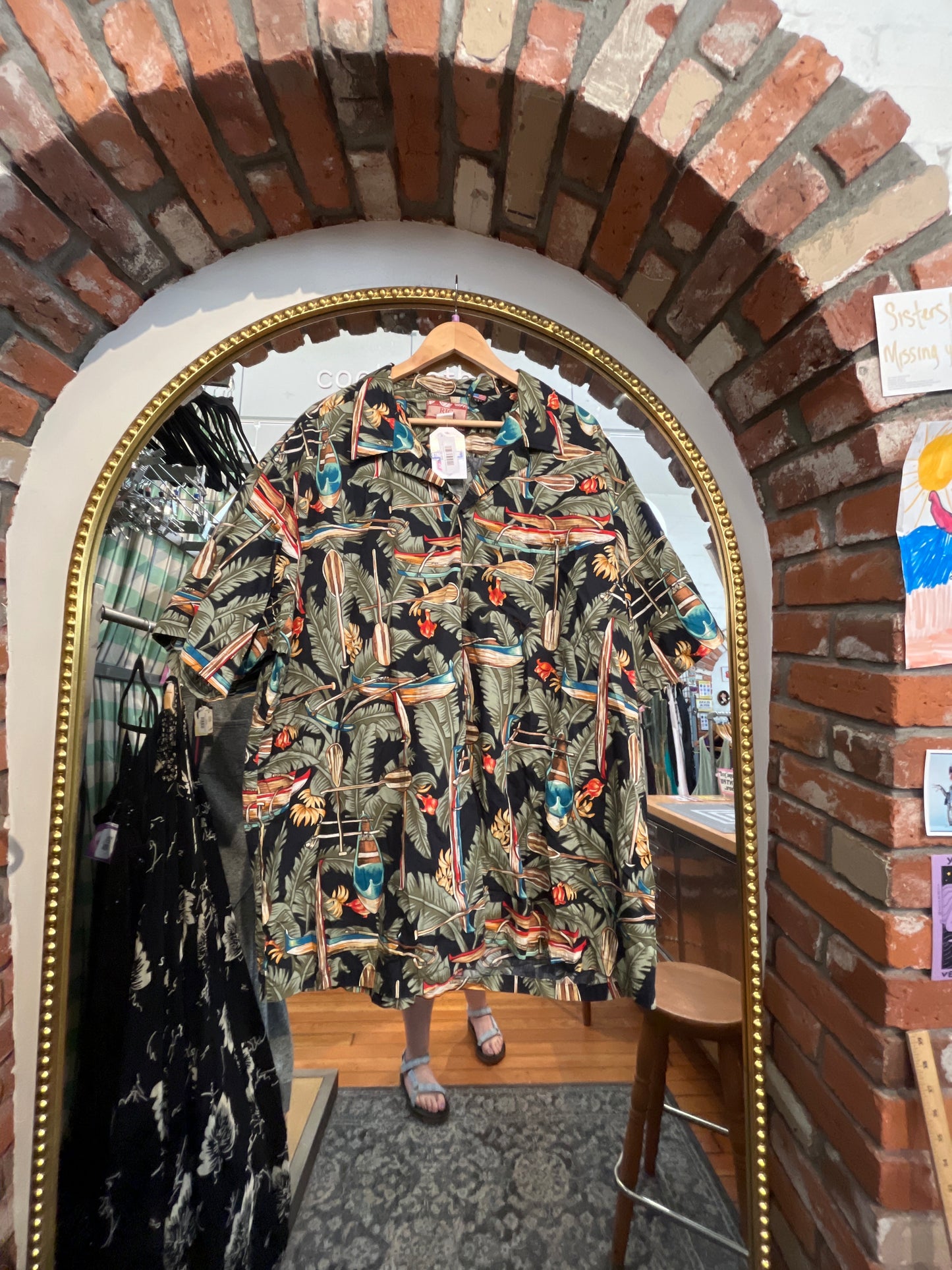 size 4XL black with canoes and foliage VINTAGE RJC top - button up