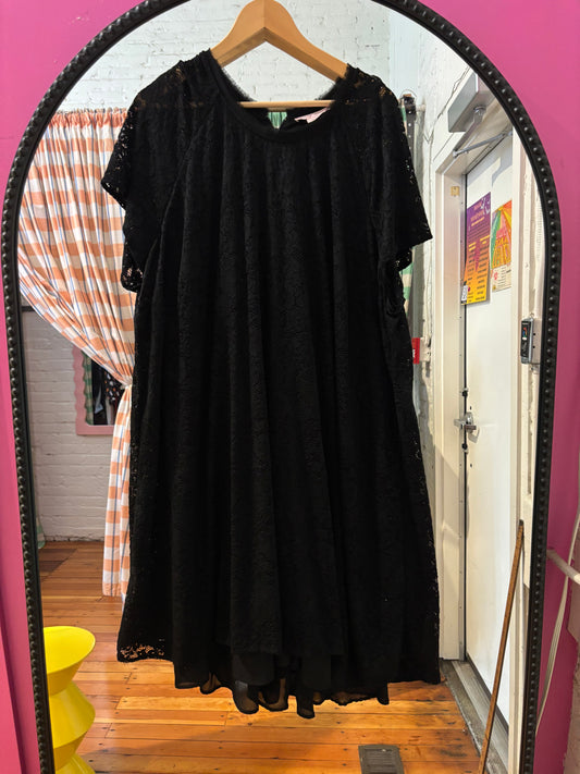 size 5X black lace In Every Story dress - knee