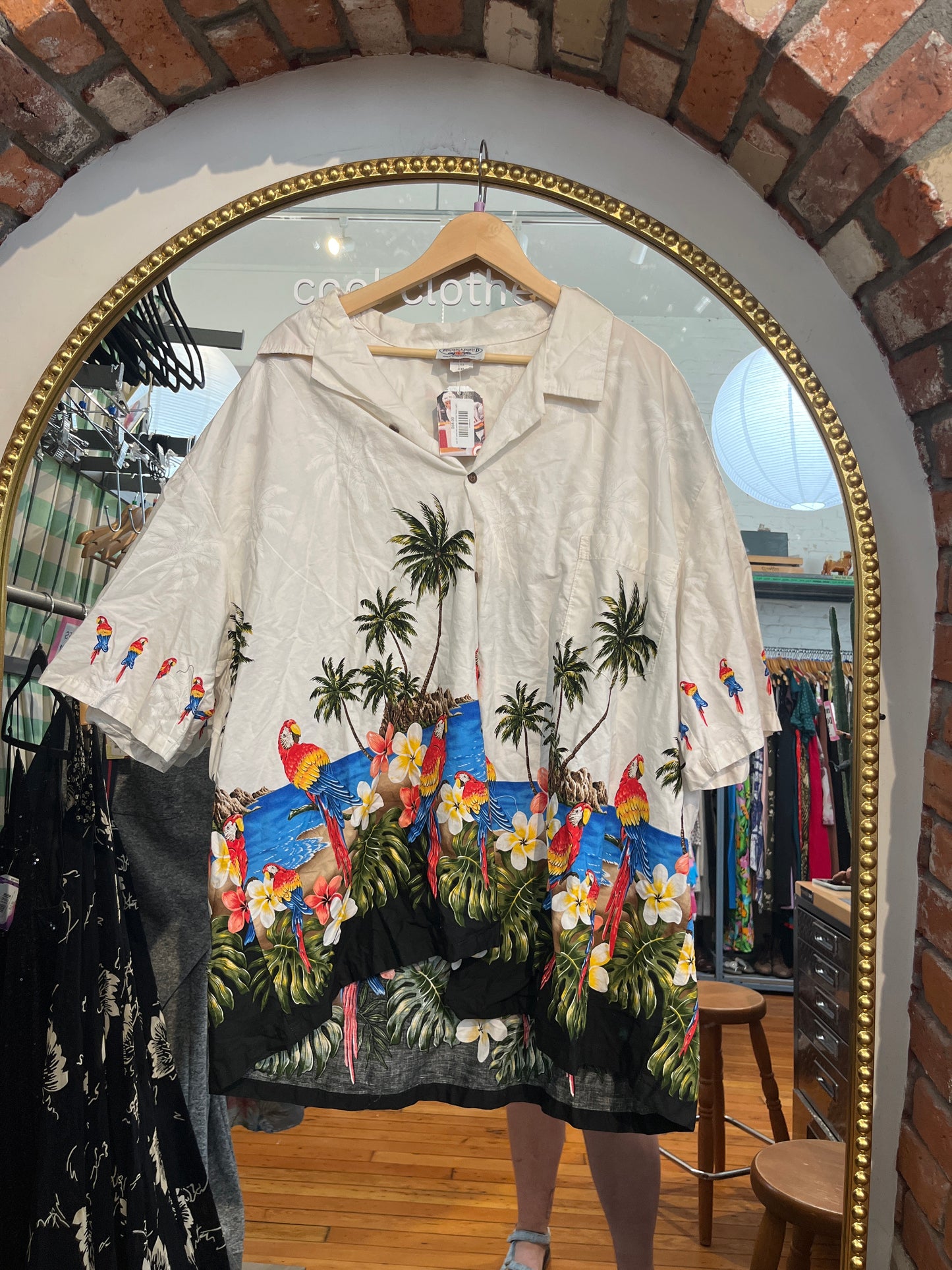 size 4XL white with parrots VINTAGE Pacific Legend Apparel top - button up