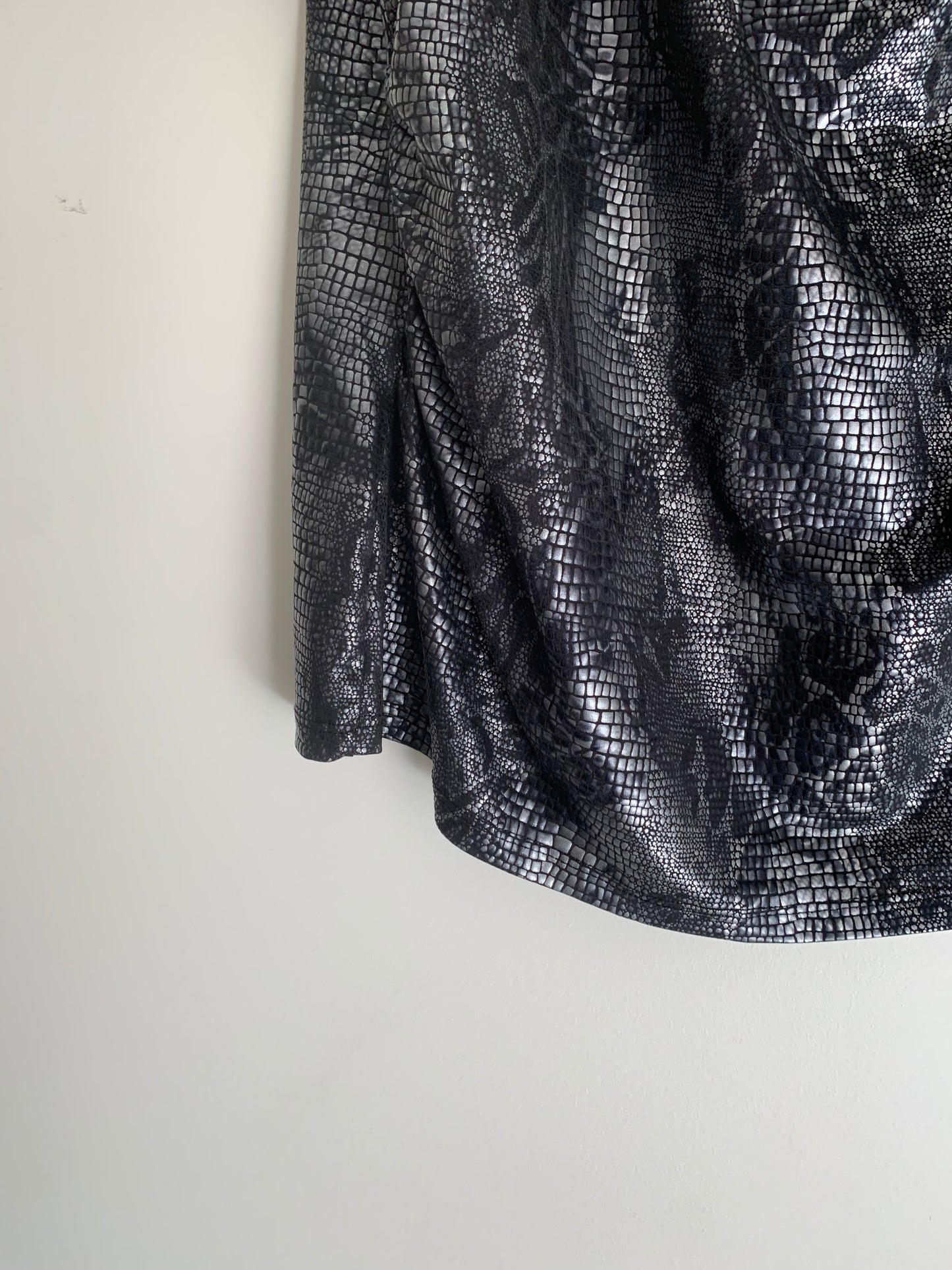 Size 3X Petite - Black-Silver Pattern Top