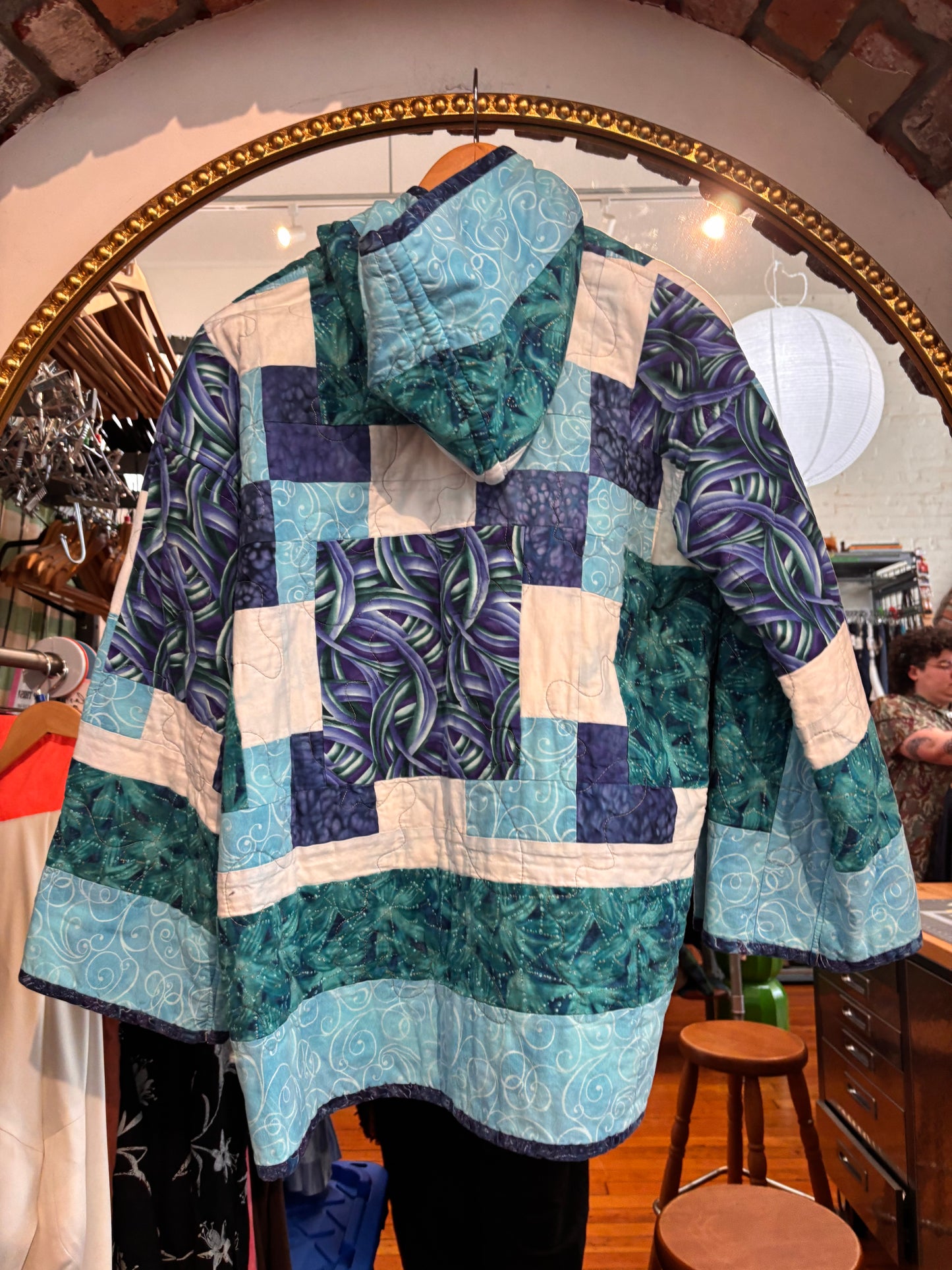 size XL+ Woodbrick quilted jacket "modern blues with hood and long length"