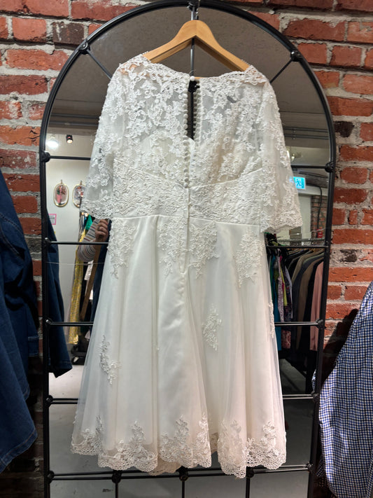 Size 18 tea length wedding dress