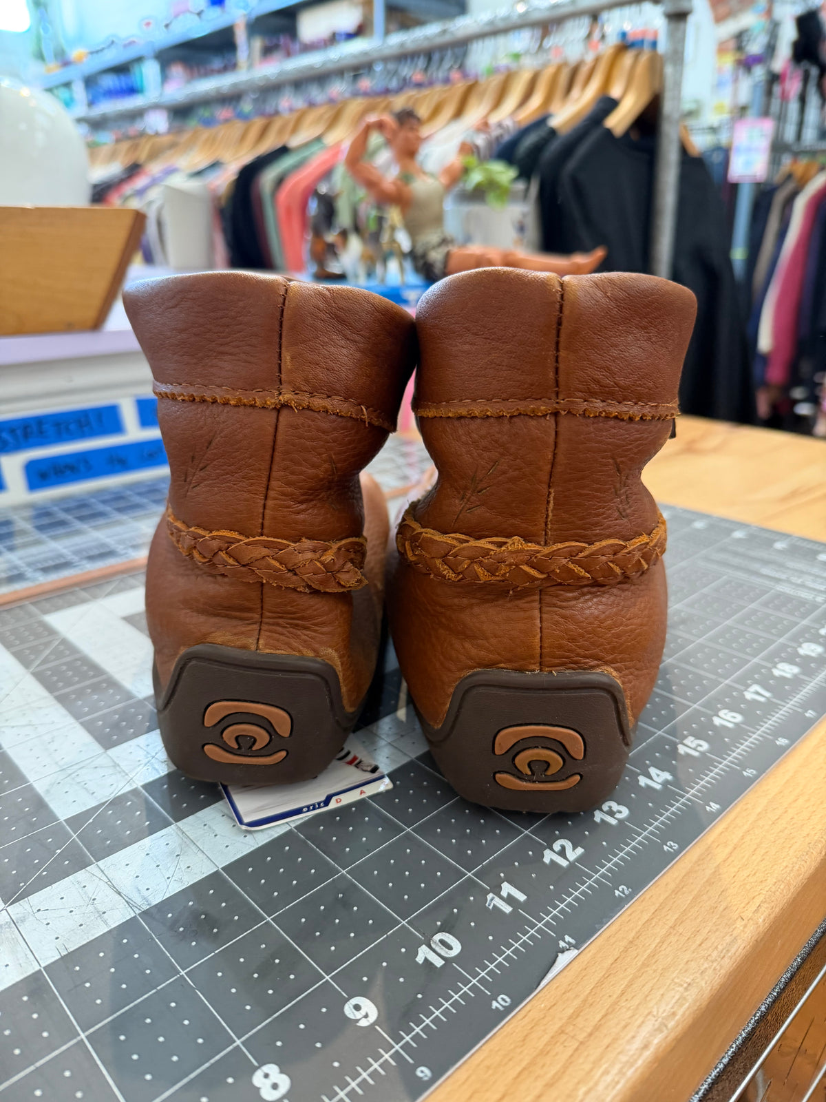 size L11 brown leather Manitobag Mukluks boot WATERPROOF TAMARACK ANKLE