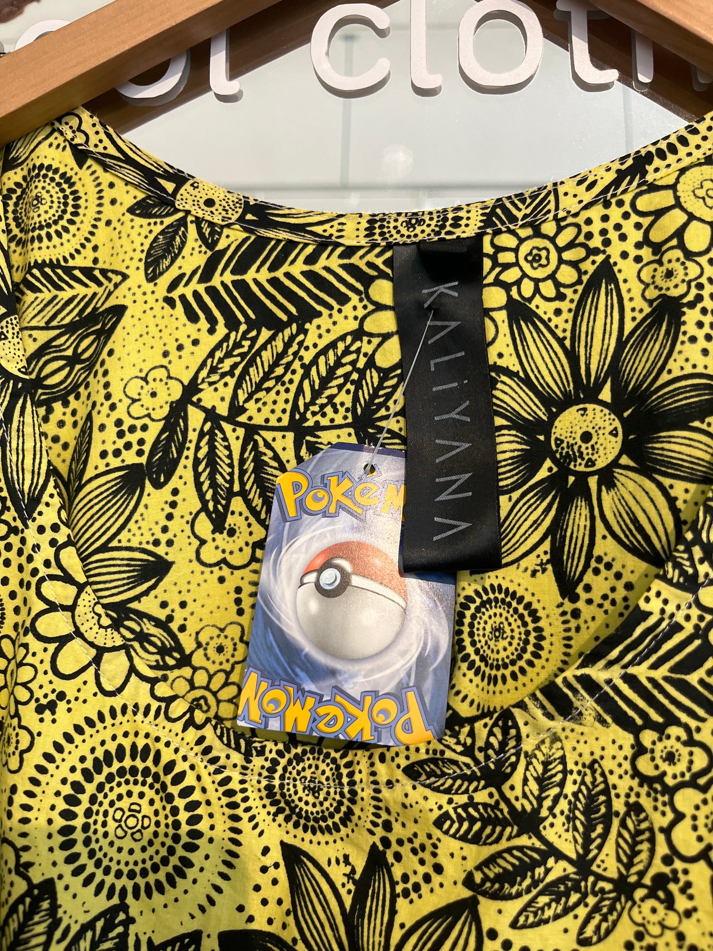 Size 3 Kaliyana bright yellow floral dress with pockets