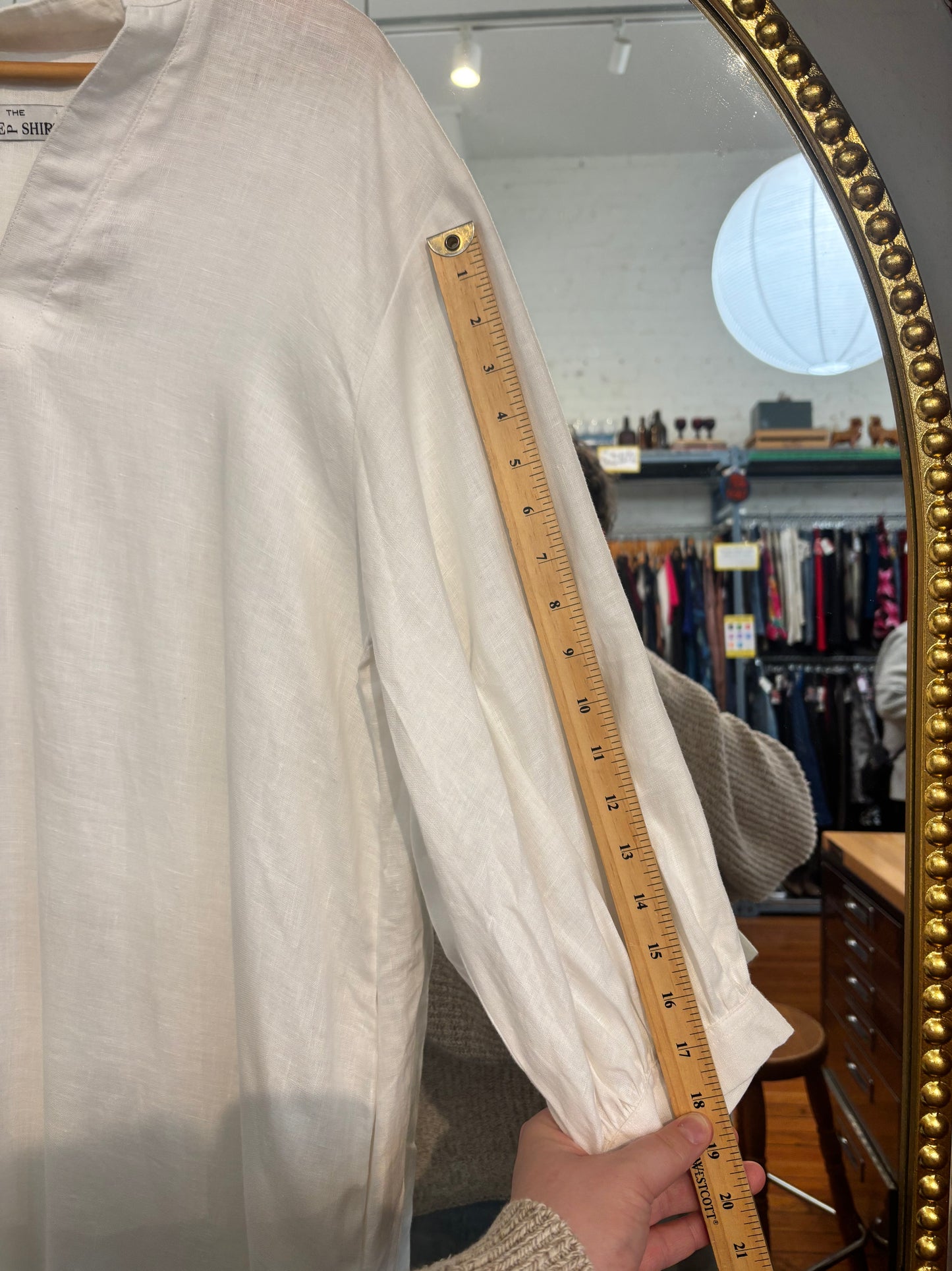 size XL white linen Sleep Shirt kaftan - bishop sleeve