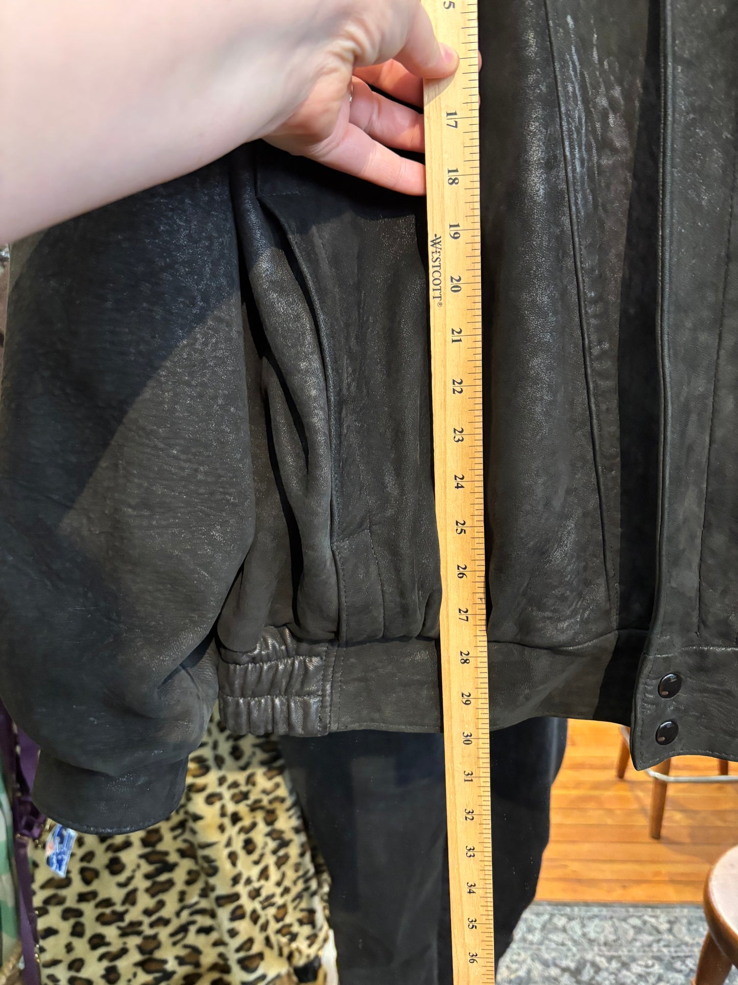 Size 46 tall black leather The Boutique of leathers jacket