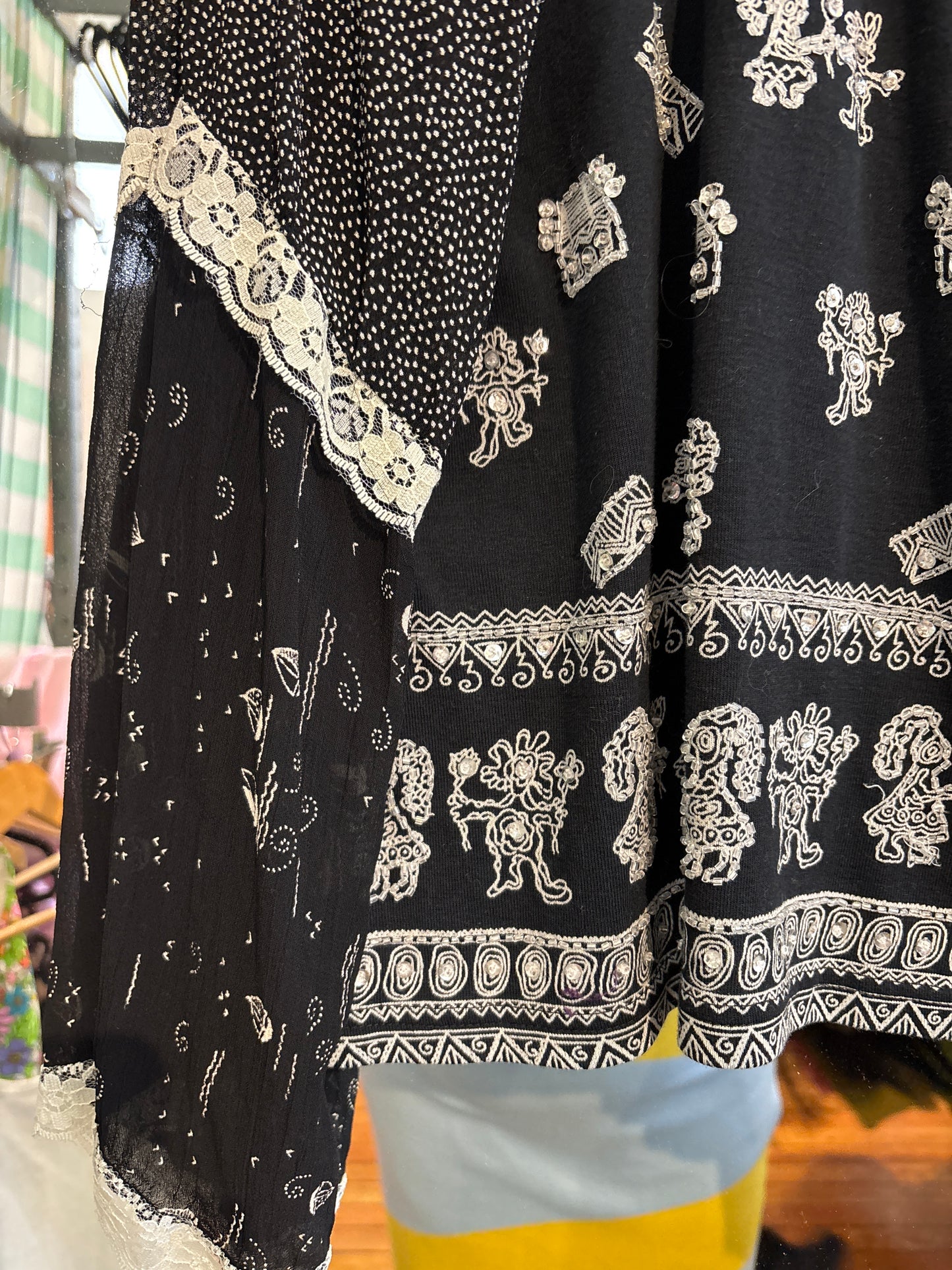 size 3XL black boy-girl sequin vintage Arvanti top - peasant