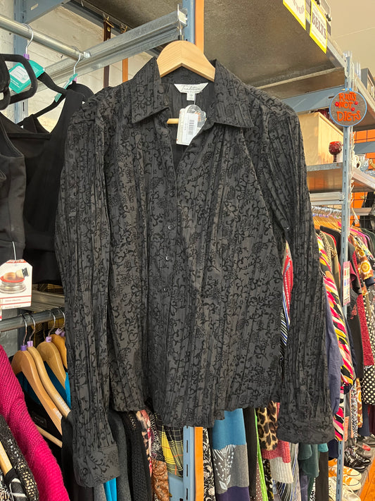 size 18 black velvet crinkle VINTAGE Tradition top - button up