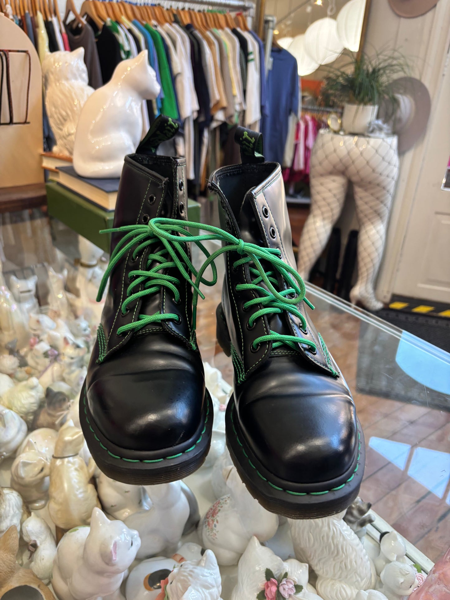 Size 42 Doc Martens 1460 contrast stitch leather boots black with green