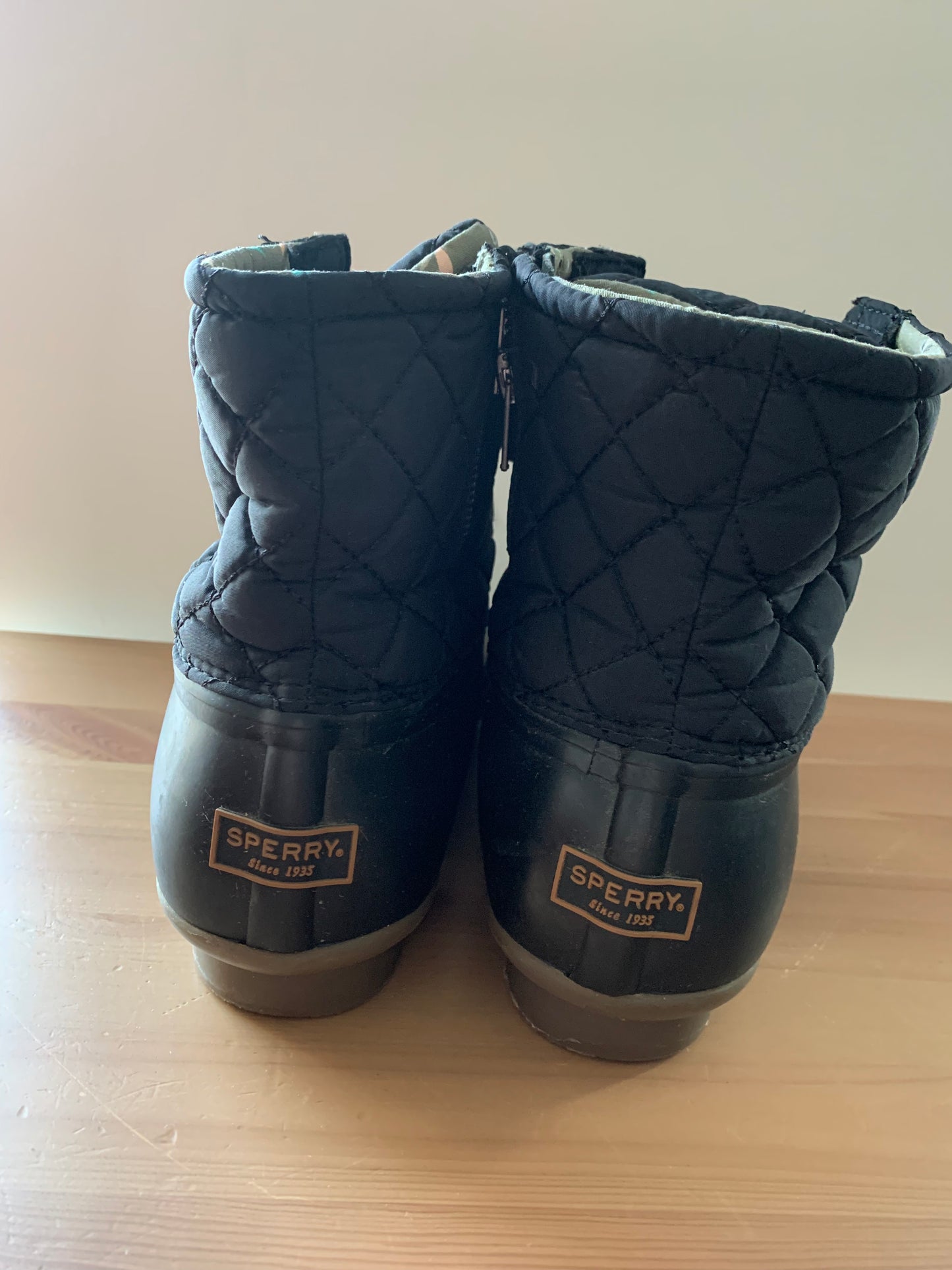 Size 11 Sperry rain boots - like new!