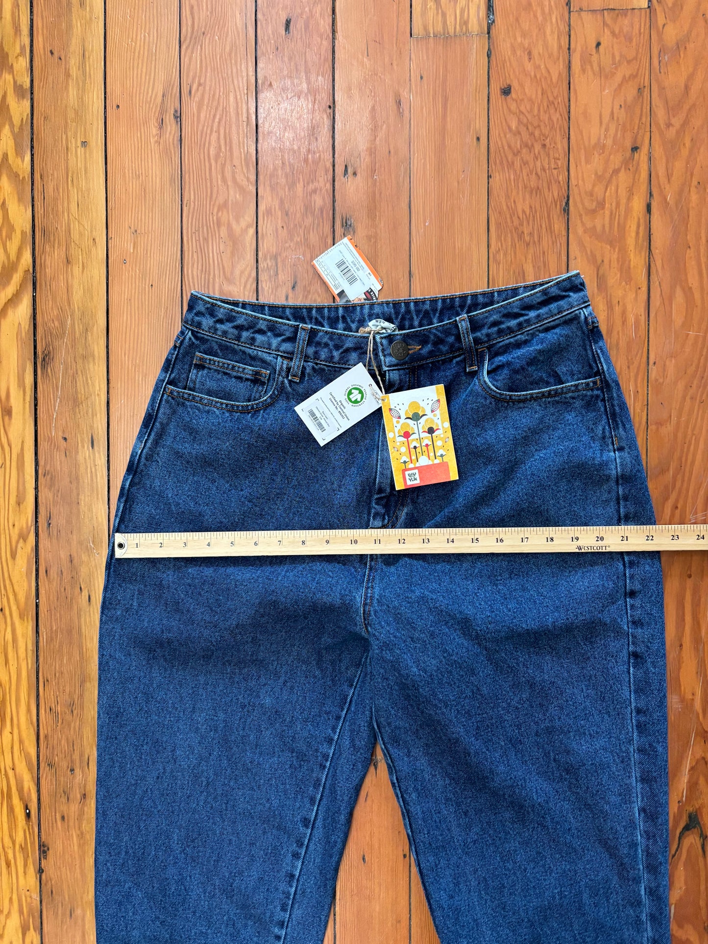 NWT Lucy & Yak size 32R (waist ) mid wash Dana Jeans