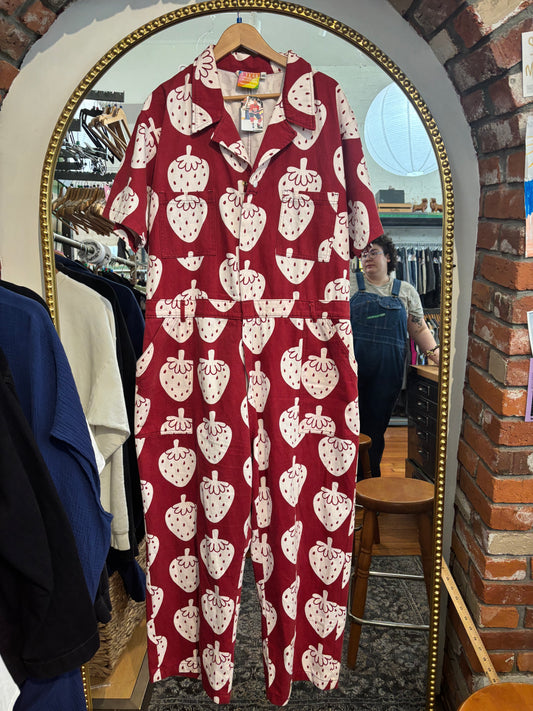RARE size 4XL (fits like 2-3X) red with strawberries Big Bud Press boilersuit