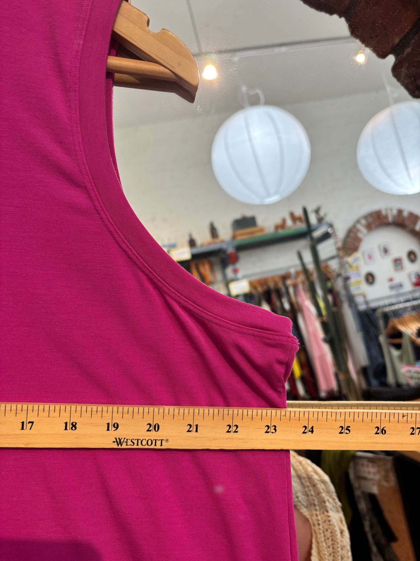 size 1X fuschia Athleta tank