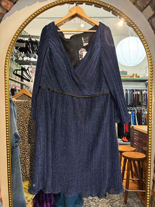 size 20 sapphire MacDuggal dress - gown